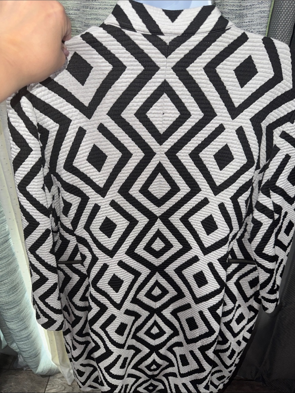 Chico’s - Black & White Geometric Textured Jacket – Size 2 (Large) - Picture 15 of 16